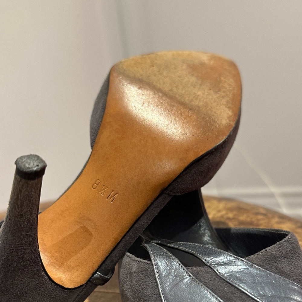 Halston Gray Pointed-Toe Slingback Heels - Picture 6 of 6